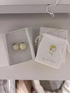 ホワイトパール風イヤリング