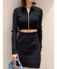 SNIDEL Sustainableクロップドジップニットプルオーバー黒ショート