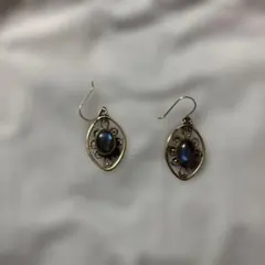 接吻 ピアス 両耳用 ゴールドカラー 作者F 真夜中乙女戦争 - メルカリ
