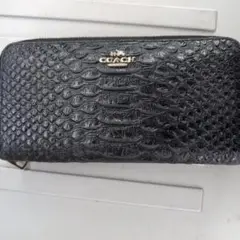 COACH ブラック 長財布 蛇革風