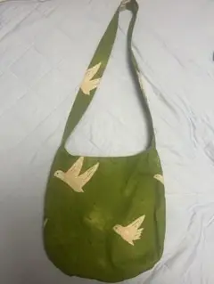 ミナ　ペルホネン　鳥型オリーブグリーンショルダーバッグ ミナ ペルホネン 鳥型オリーブグリーンショルダーバッグ - メルカリ