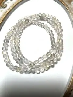 水晶　3連ブレスレット　鉱物入り！