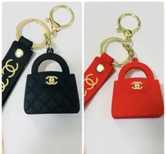 美品♡シャネル♡ミニバッグキーホルダー ノベルティ チャーム 黒＆赤 2個セット