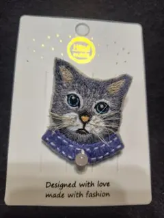 猫刺繍ローズクォーツつきブローチ