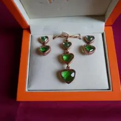 Folli Follie ハート型グリーンストーンネックレス・ピアスセット