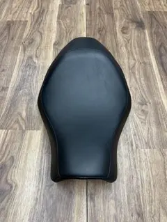 ハーレー　スポーツスター　純正シートXL883N アイアン ハーレー XL883N 07-09年 純正シート アイアン ノーマル