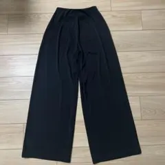 UNIQLO クレープジャージーストレートパンツ　S ブラック