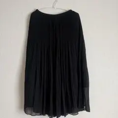 UNIQLO ブラック プリーツスカート