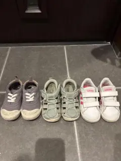 adidas スニーカー 13cm