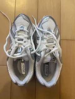 美品☆new balance☆1906☆シルバー