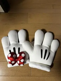 値下げ【¥2,200】【中古】ミッキー・ミニー 手型クッション