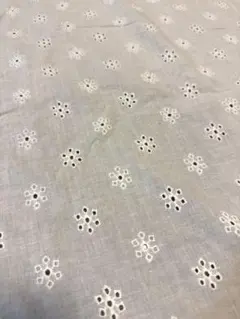 135×150 ホワイト 穴あき刺繍レース コットン生地