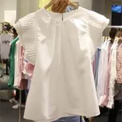 ホワイト プリーツ袖 半袖トップス