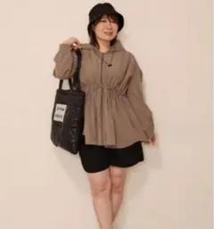 おかだゆり ドロスト ラッシュガード