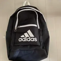 adidas 黒 リュック フロントポケット付きのサムネイル