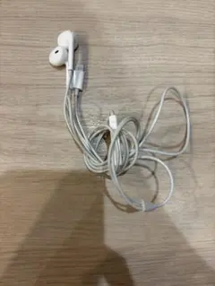 Apple純正 EarPods Lightningコネクタ 有線イヤホン