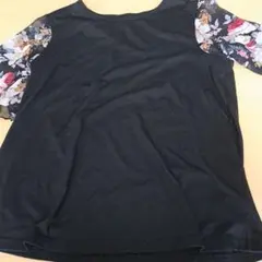 EMERY ROSE 花柄袖 Tシャツ ブラック Mのサムネイル
