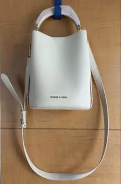 チャールズアンドキース 2way ショルダーバッグ ミニバケツ型 ハンドバッグのサムネイル