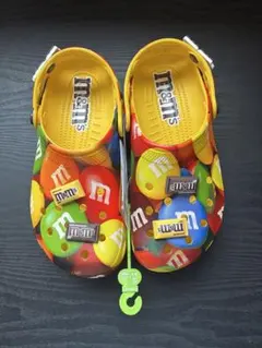 Crocs M&M's Classic Clogのサムネイル