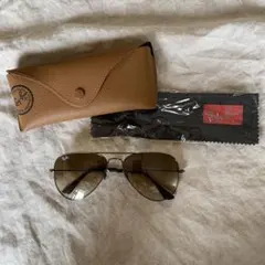 Ray-Ban アビエーターサングラス ブラウンレンズ
