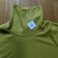 カーキ　やわらかプルオーバーM 長袖