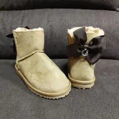 リボン付きベージュブーツ２１ｃｍ