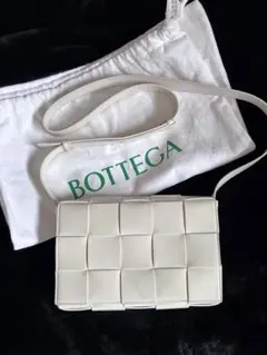 BOTTEGA VENETA カセット ショルダー バッグ パテント