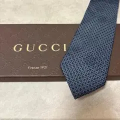 美品 GUCCI グッチ シルク100％ ネイビー 水玉 総柄 ネクタイ