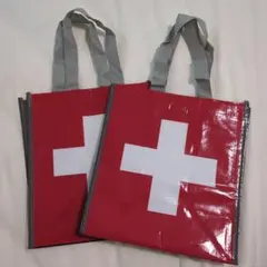 赤いエコバッグ 十字のデザイン　スイス　国旗