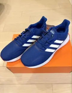 adidas 青 スポーツシューズ