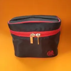 THE BODY SHOP バニティポーチ ブラック レッド 即購入可能！のサムネイル