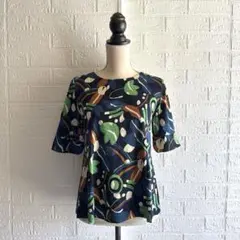 TOKUKO 1er VOL 五分袖 カットソー 花柄 ブラック TOKUKO 1er VOL 蝶と花柄 半袖Tシャツ グレー サイズ9 - メルカリ