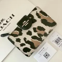 COACH コーチ　二つ折り財布　レオパード　豹柄　ブラック　折り財布