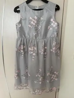グレー 花柄刺繍 ノースリーブ　ワンピース 140 結婚式や発表会