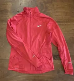 NIKE ナイキ 赤 ジャケット ランニング スポーツ