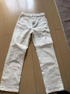 ホワイトデニム ストレートレッグパンツ