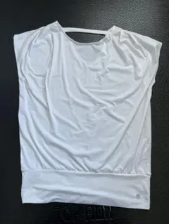 SUKALAホワイト Vネック ヨガウェア Lサイズ