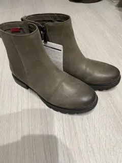 SOREL ショートブーツ　未使用タグ付き　WATERPROOF サイドジッパーのサムネイル