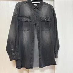 ライトオン　ブラックデニムオーバーシャツ　Mのサムネイル