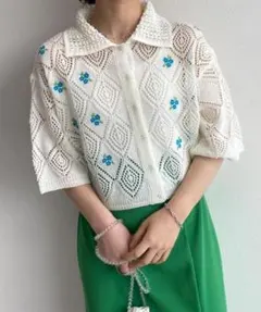 【美品】シーズンオフ中！ 透かし編み刺繍入り襟付カーディガン　白　　半袖