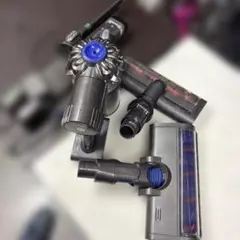 ジャンク】Dyson スティッククリーナー SV15 本体 - メルカリ