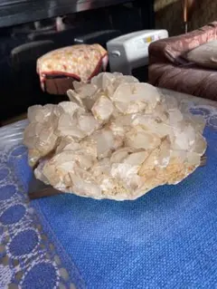 水晶原石　クラスター　台座付【目立った傷や汚れなし】