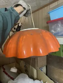 昭和レトロポップ　電気傘　花形　ペンダントライト　オレンジ