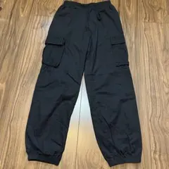 黒　カーゴパンツ