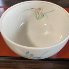 香蘭社　花柄白磁美しい器のサムネイル