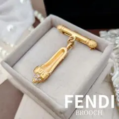 2026年最新】fendi フェンディ ブローチの人気アイテム - メルカリ