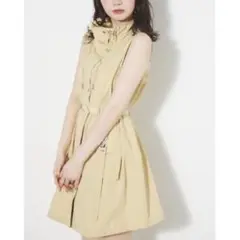 美品 ブルゾンディティールミニワンピース ノースリーブ イエロー