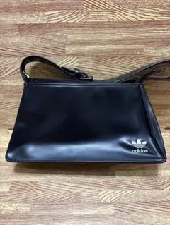 adidas ショルダーバッグ ブラックのサムネイル
