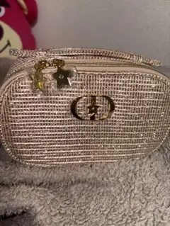 Dior クリスマスコフレ2025 ゴールドラメポーチ 星型チャーム付き