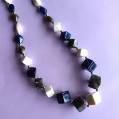 ネイビー ホワイト グレー　ビーズネックレス 約78cm　立方体　キューブ